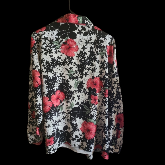 *lNotations 2 piece  Print Blouse Top w/ attached front solid shell, 1x Floral - Picture 2 of 5